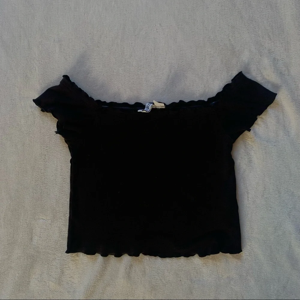 H&M Off the Shoulder Top - Picture 3 of 4